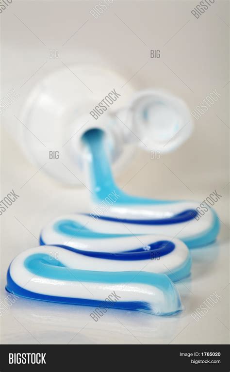 Inside Toothpaste Tube 的图像结果