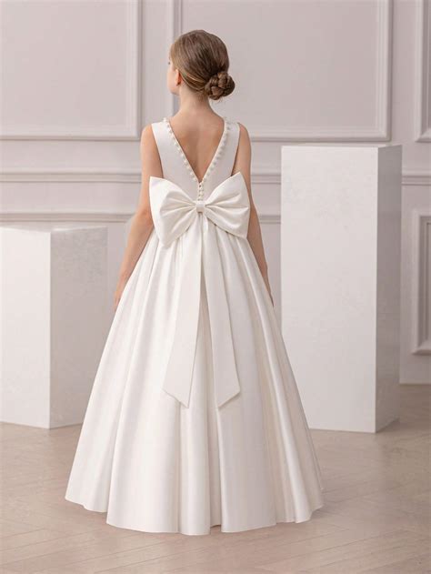 Pin en Vestidos de niña elegantes