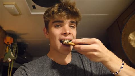 Ethan Travels (2016)