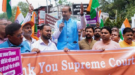 Stray Dog Menace: Vijay Goel, RWAs Protest In Delhi, Demand Shelter ...