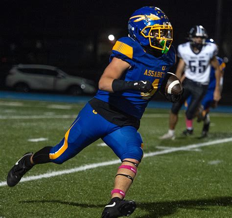 BVT football rolls over Assabet Aztecs, 39-20