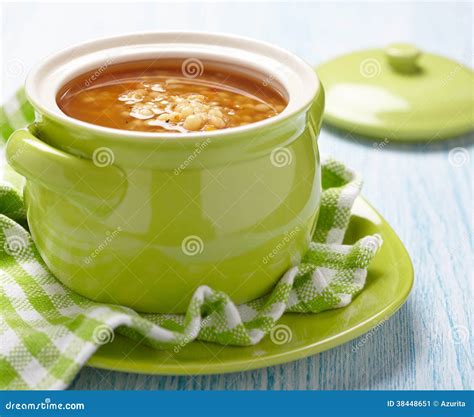 Sopa Com Lentilha Vermelha, Massa E Vegetais Imagem de Stock - Imagem ...