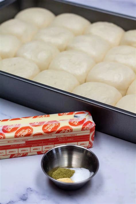 Best Butter Herb Rhodes Rolls: A Quick & Easy Holiday Dinner Roll