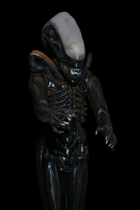 Alien Statue 的图像结果
