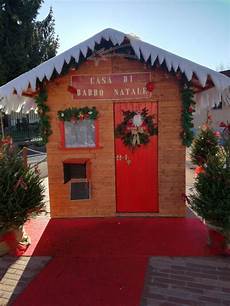 immagini casa di babbo natale vandali contro la quot casa di babbo natale quot di gerenzano le immagini casa di babbo natale vandali contro la quot casa di babbo natale quot di gerenzano le