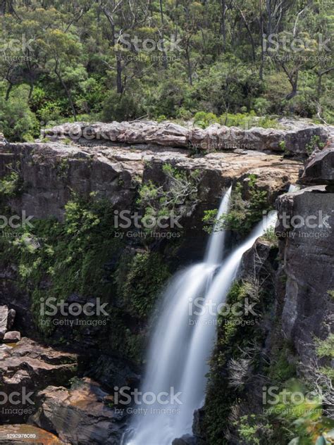 Waterfall Side View 的图像结果