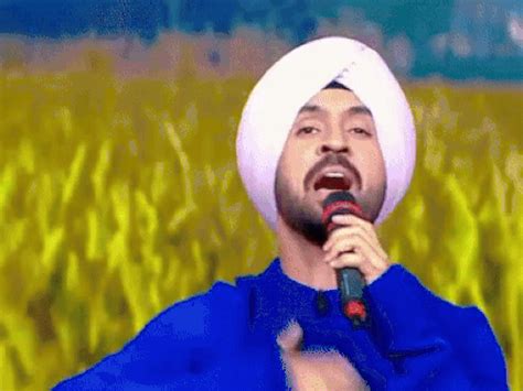 Diljit Dosanjh VIDEOS Amitabh Bachchan KBC Film Saudagar Dislike Action ...