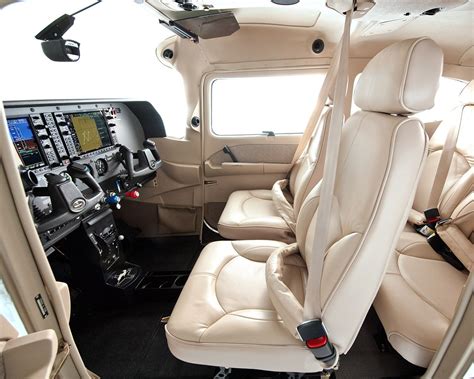 Cessna 182 Skylane | Aircraft interiors, Cessna, Flight simulator cockpit