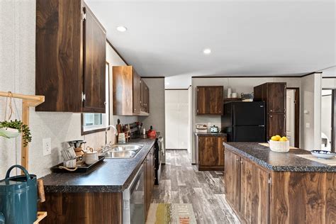 Prime Series 3256H42P03 from La Manufactured Homes