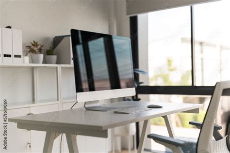 Computer Table and Chair 的图像结果