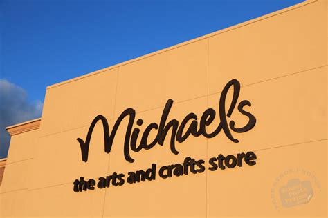 Michaels Crafts Logo