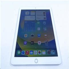 Apple MP2G2LL/A iPad 5th Generation 32GB WiFi 9.7" - Silver 3302