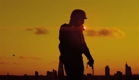 Hound Scenes 的图像结果