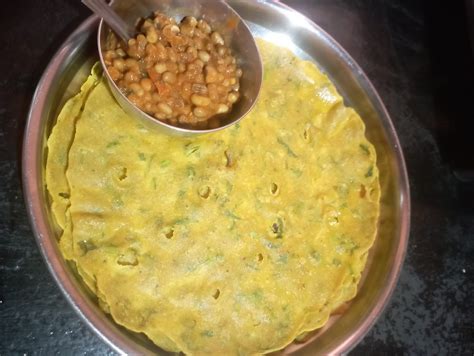 Thalipeeth : How to make Thalipeeth? How to make Bhajani for Thalipeeth ...