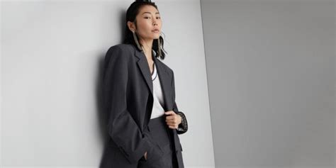 Professional Attire for Women 的图像结果