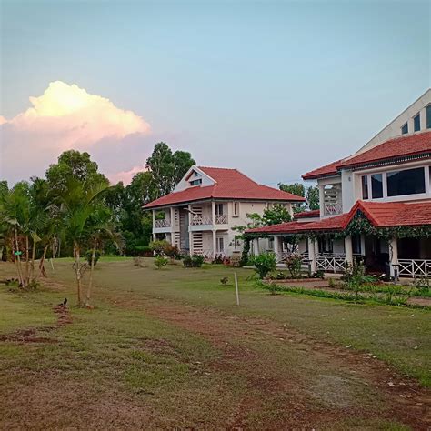 CHIKMAGALUR GOLF CLUB (Karnataka, India) - Lodge Reviews & Photos ...