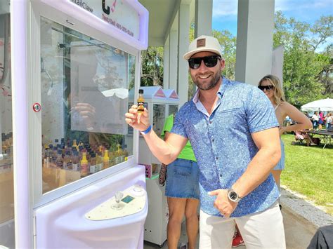 Cocktail Claw Machine 的图像结果