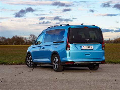 Foto Ford-Grand-Tourneo-Connect-Active-EcoBlue-Allrad-002.jpg vom Artikel Ford Grand Tourneo ...