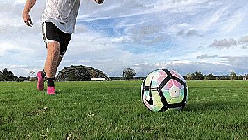 足球中最常用的五种传球技巧 - 知乎