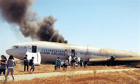 最惨烈空难：飞机载112人坠海，尸体赤裸背后竟藏着一段惊天阴谋|保险|飞机|空难_新浪新闻