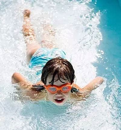 暑假孩子学游泳最全攻略，请收好！-搜狐母婴