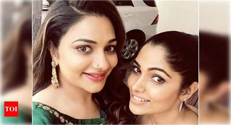 Muktha sends birthday wishes to Rimi Tomy | Malayalam Movie News ...