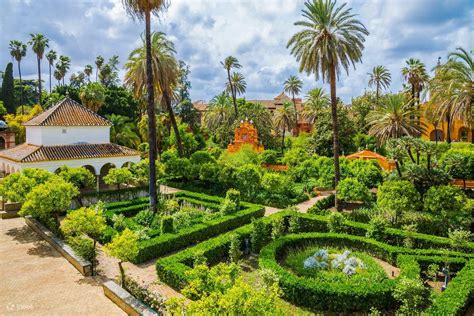 SEVILLE: TOUR TO THE ALCAZAR + CATHEDRAL AND GIRALDA - Klook India