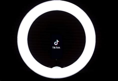 Simplest Way to Create a Cool Outro For TikTok Video Content