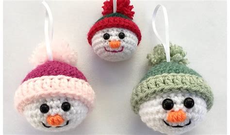 christmas crochet baubles