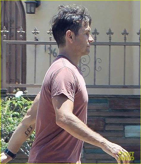 Photo: antony starr outdoor workout 06 | Photo 4465870 | Just Jared