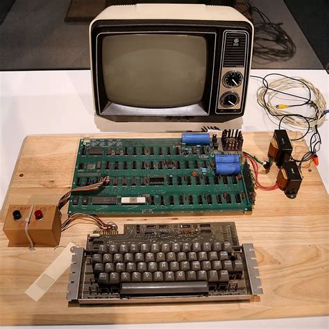 First Apple 1 Computer 的图像结果