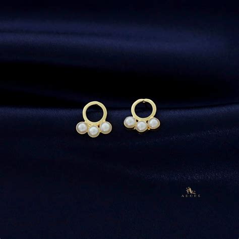 Ida Golden Round Tri Pearl Earring – Adore By Priyanka