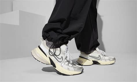 Nike Sportswear Everything Wovens Women's Mid-Rise Open-Hem Trousers ...