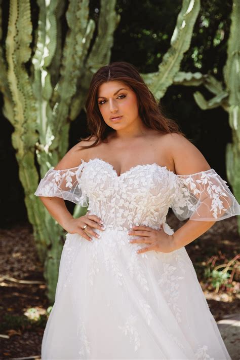 Versatility Unveiled: Enchanting Wedding Dresses with Detachable ...