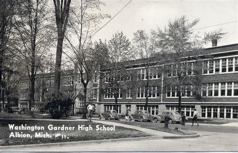 WASHINGTON GARDNER HIGH SCHOOL FRONT VIEW PHOTO