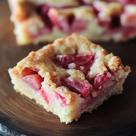 Rhubarb Dream Bars – Beth's Quick Bites