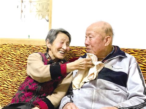 北方新报数字报-79岁老党员李富与老伴相约：去世后捐献遗体