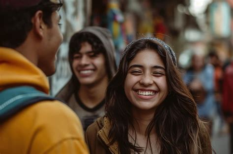 5 People Standing Together 的图像结果