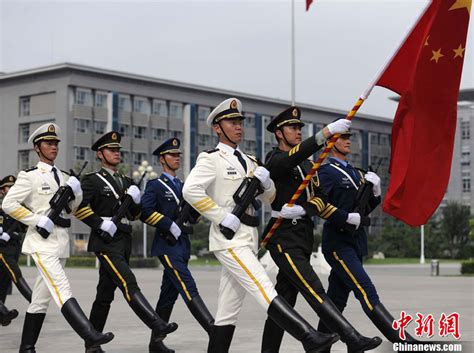 中国三军仪仗队亮相俄国红场大阅兵_国内新闻_环球网
