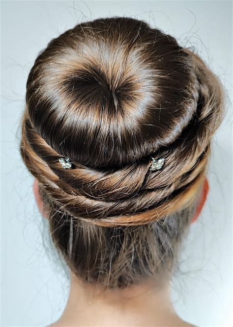 Sexy big donut bun from brown shiny long soft hair : r/hairfetish