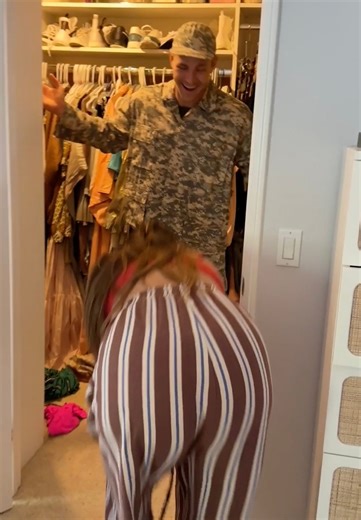 Soldier sneaks into home to surprise family 🥹 Soldier sneaks into the house to surprise his sister and her face when she sees him is priceless! #homecoming #surprise #viralvideo #family | Jamie and Blake