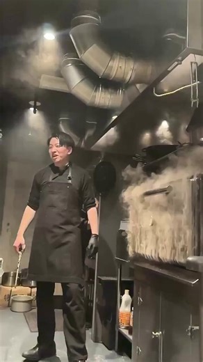 🔥🚨: WAGYUMAFIA chefs are straight-up turning the kitchen into a fire show… massive flames exploding from the grill while the guy poses like it’s no big deal. No extinguishers, grease ducts everywhere — this can’t possibly be legal under fire codes