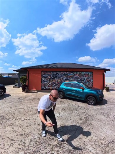 🔥 When your budget is crying in the corner, the Kwid Climber walks in like: “Relax, I got this” 🤝😂 Manual transmission — because if your joints still have warranty, USE THEM 😤🔥 Cute car. Cute price. Cute monthly instalment. 2022 Renault Kwid Climber 54,988 KM • R159,900 #mitmakmotors #bobbypetkov #staypowerful #goat #automotive #comedy #unclebobby #bobbyapproved #mitmakmatch #kwidclimber #renaultkwid #carsofig #funnyza #budgetcar #southafrica #zaauto #firstcar #usedcarsza #lifestyleza #rela