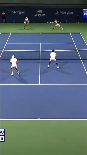 The UNPLAYABLE volley! 🫣