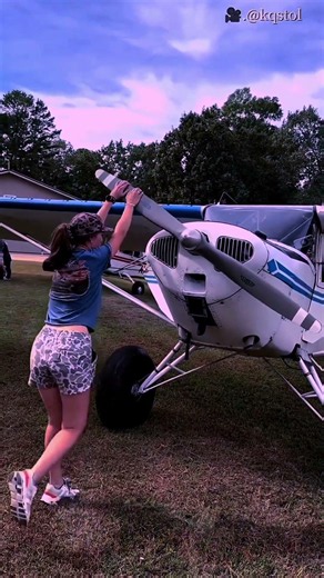 Helikopter Berusia 100 Tahun Ini Masih Bisa Menyala😱🤯