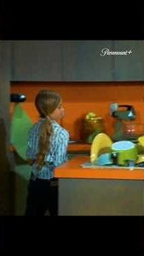 jan's peanut butter and pickle sandwiches will forever live in brady bunch infamy 🥪