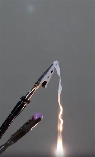 Magnesium and dry ice