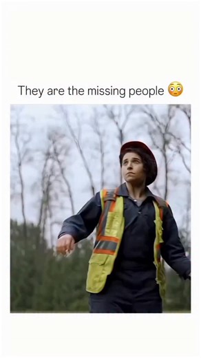 FREAK MOVIE on Instagram: "🎬 Story Summary of Debris (2021 TV Show) 🎥 Sci-fi 🎞️ Debris follows two agents from different countries: Finola Jones, an MI6 agent from the UK who is idealistic and empathetic. Bryan Beneventi, a CIA agent from the United States who is more cold and pragmatic. They work together to investigate pieces of debris from a mysterious alien spacecraft that exploded in Earth’s orbit. These fragments fall across various locations, each containing strange, unpredictable, and