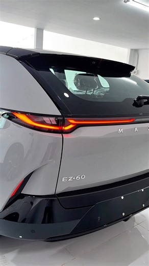 Mazda EZ60 Max 2026 Grey come