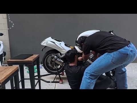 HOW TO INSTALL A POWER COMMANDER 5 ON A HAYABUSA (STEP-BY-STEP GUIDE)